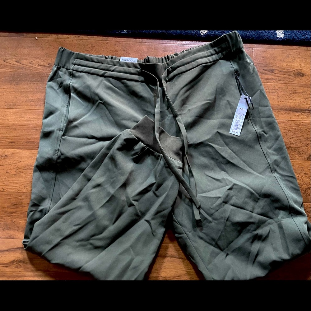 Cute olive green cropped pants from target brand new